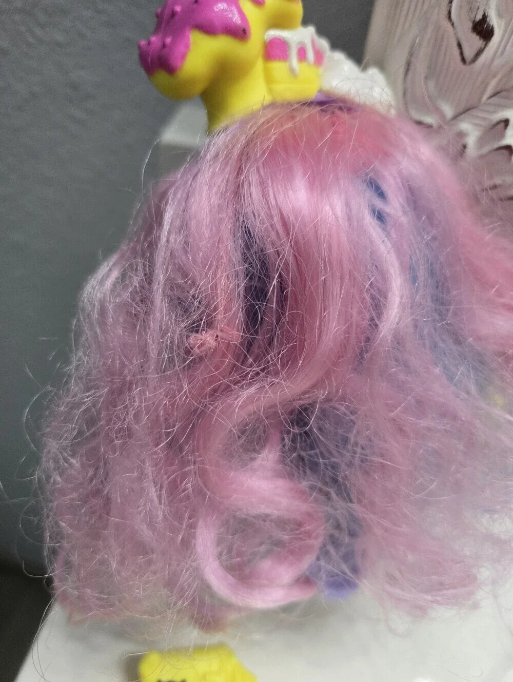 OG Shopkins Shoppies Rainbow Kate Pastel Pink & Blue Hair Doll - Picture 6 of 6